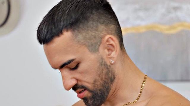 Handsome solo jock jerks till cum after casting