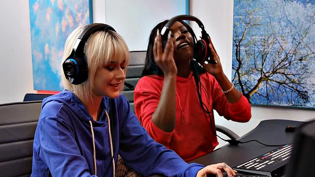 Ebony lesbo pussylicking podcast