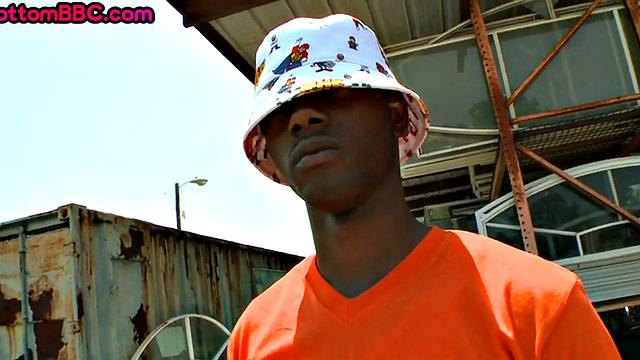 Nubian amateur picked up and publicly fucked outdoors