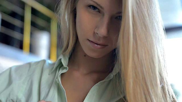 Tempted To Touch - S9:E4