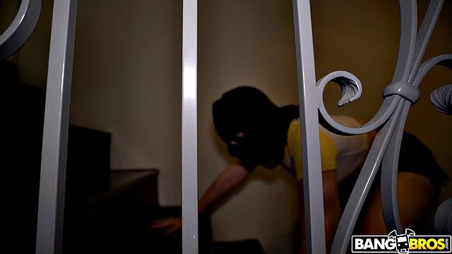 Ария Бэнкс снова пришла за членом к Джеймсу, и он не подвёл её ожиданиями.