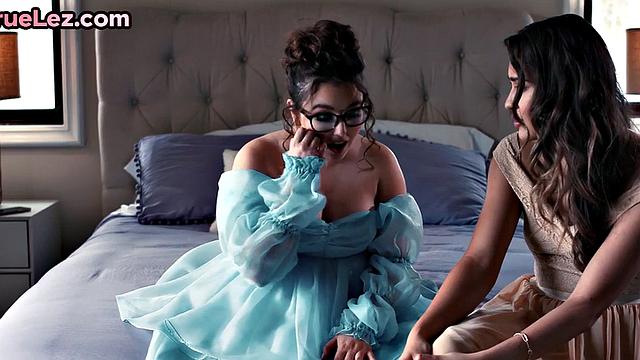 True lez pussyeating after prom night before scissoring