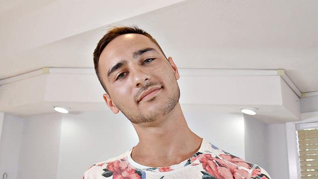 See Milan Solo in 4K