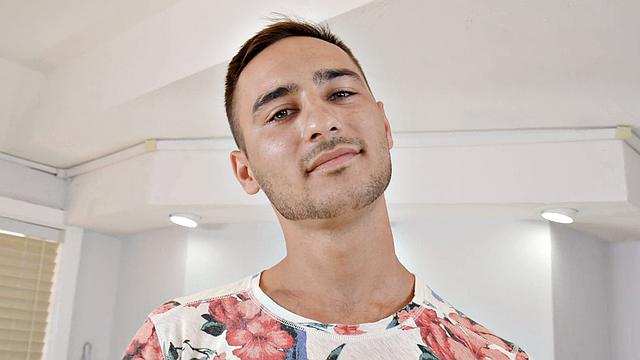 See Milan Solo in 4K