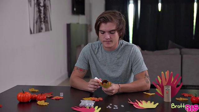 A Slice of Stepsisters Pie - S25:E1