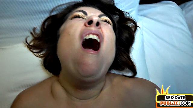 Public mature lady fucked by date in hotel room