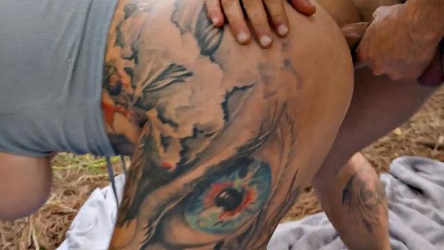 Bigbooty redhead MILF fucks in threesome by big white dick