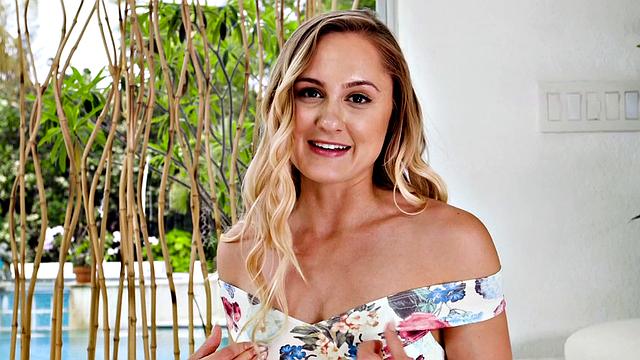 I Heart Avalon gets her bald pussy pounded in doggy & reverse cowgirl positions