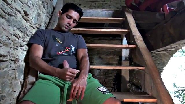 Real stud acts like bottom to get fucked in ass