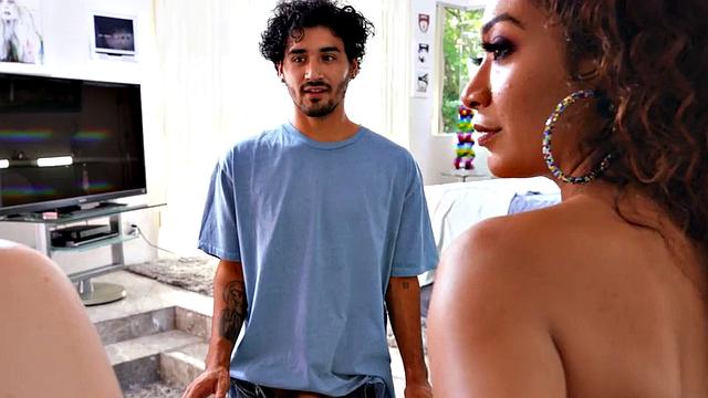 19yo big booty sluts fucked in threesome by big white cock