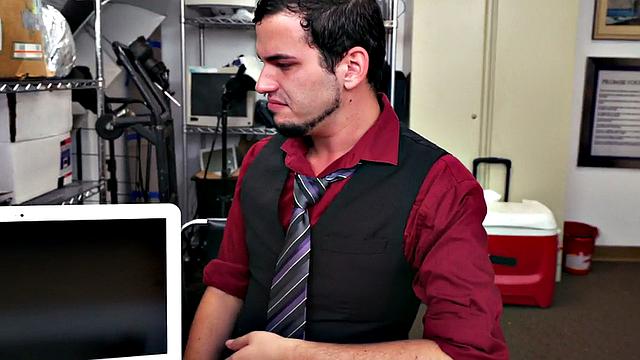 IR hairy amateur stud banged by Black office jock