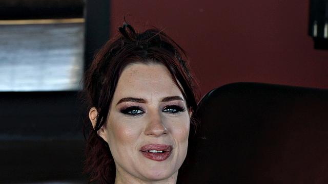 Jessica Ryan's Interview Behind The Scenes