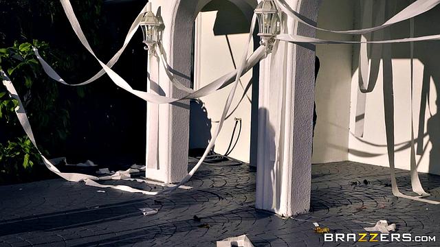 I'm Trying To Sell A House!