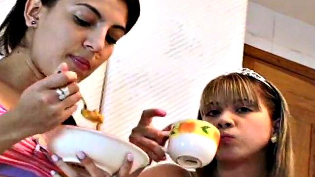 Little Bree goes with her cute bff