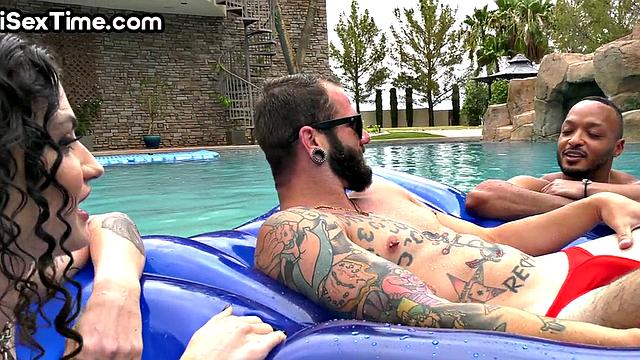 Bisexual tattooed babe in threesome fucked outdoor in IR sex