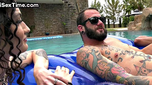 Bisexual tattooed babe in threesome fucked outdoor in IR sex