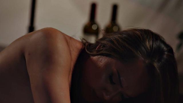 Transgender lady fucks female in wet pussy hole