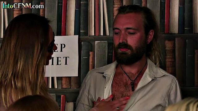 Офисные тётки раздевают коллегу и берут на себя работу ртом, пока никто не видит.