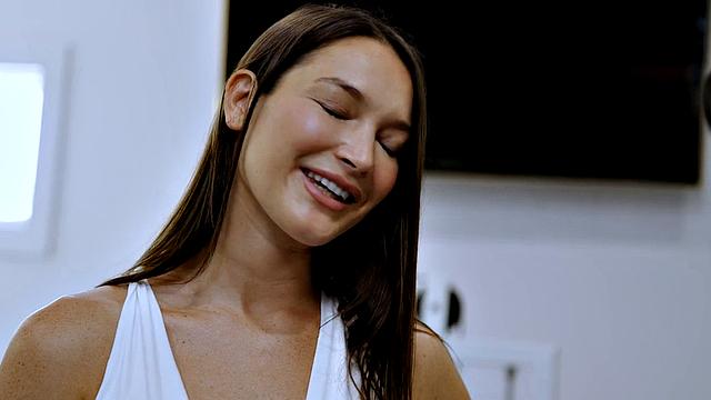 Stunning lesbian babe facesitting GF after workout