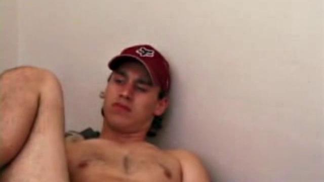 Ricky Underton quickly strips down and starts tugging on his cock. He lubes up his ass and shoves a purple vibrator deep inside. Next, he lubes up a double-header, and slides it in and out, while stroking his hard dick.