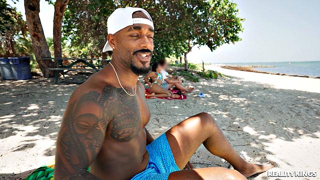 Bae's Anal Beach Day