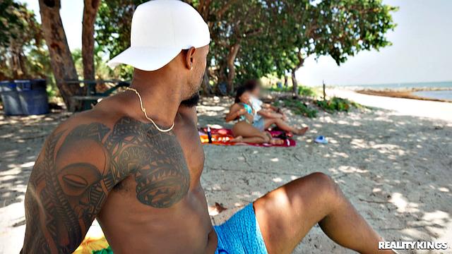 Bae's Anal Beach Day