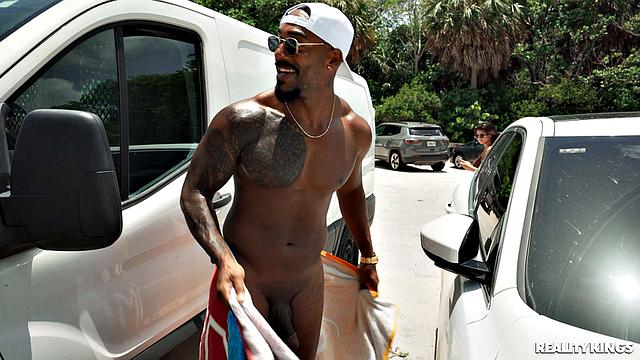 Bae's Anal Beach Day