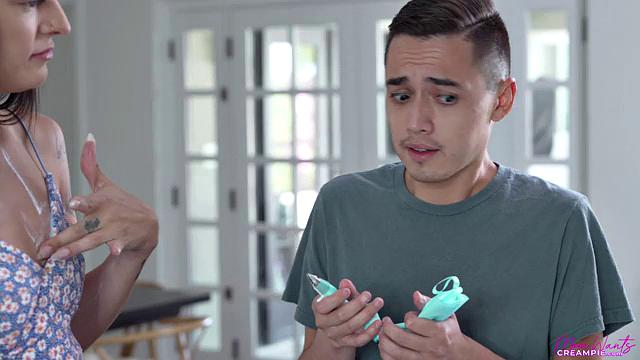 Let Me Make Sure That Cookie Gets Some Icing - S1:E5