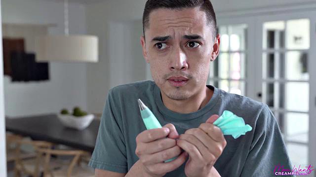 Let Me Make Sure That Cookie Gets Some Icing - S1:E5