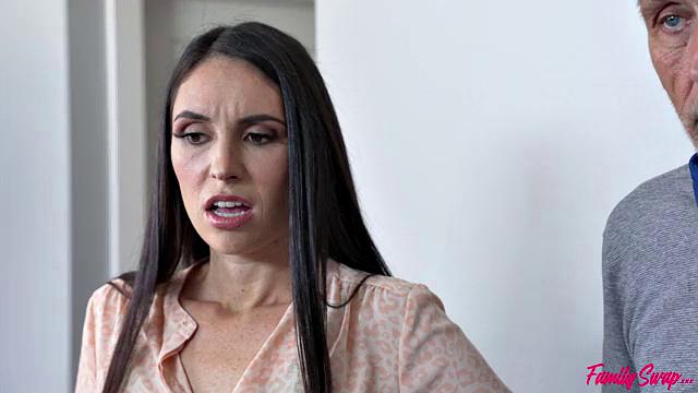 Fighting for the Bed - S4:E10