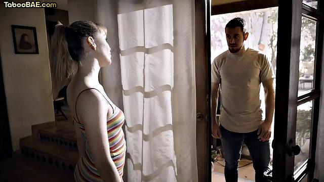 Мелкая шлюха жадно сосёт у зрелого, потом даёт в пизду по полной программе.