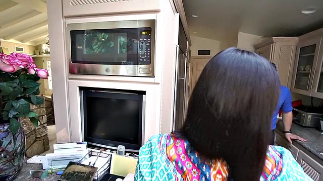 Brunette in glasses cheats on boyfriend with interview in living room