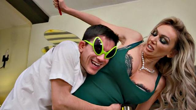 Bigboobs MILF rides guy after sucking and giving hj