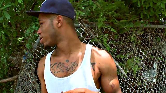 Amateur ebony picked up and fucked outdoors