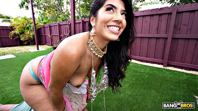 Jasmine Sherni Joins Parade