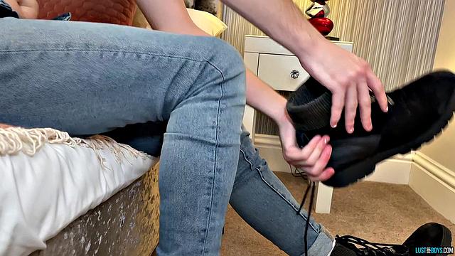 Лео устраивает групповуху - часть 1: Лео Саммерс, Феликс Ханан, Себастьян Кейн, Митч Шиф