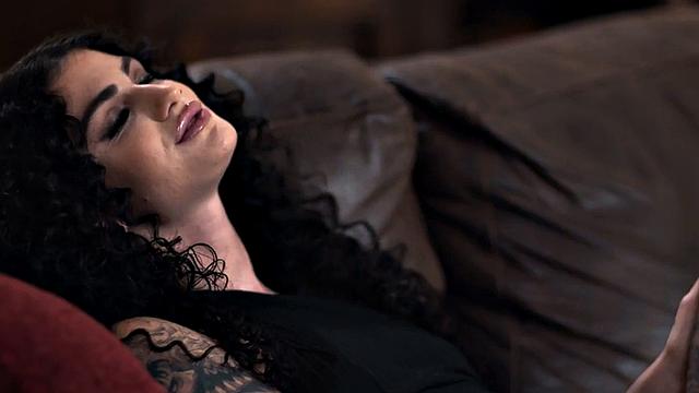 Tattooed petite bae fucked by black in wet pussy