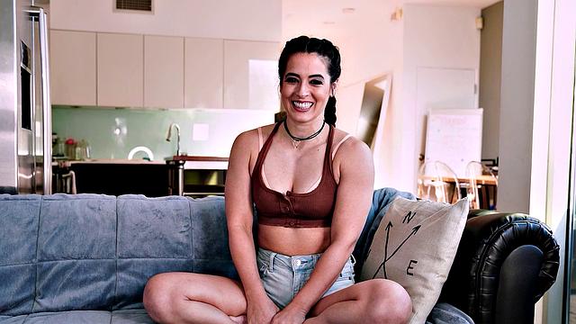 GIRLSRIMMING - Rimjob Lesson with Abbie Maley