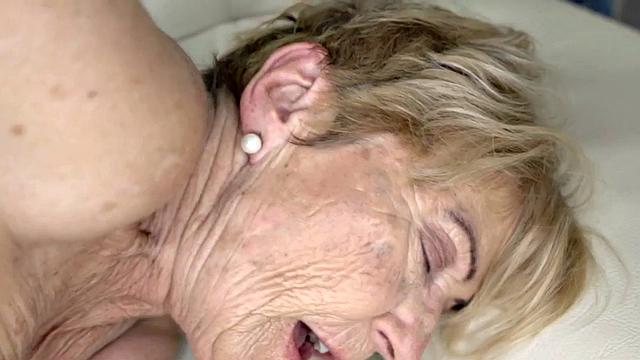 Sexy granny fucked by big white dick in wet pussy hole