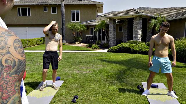 Yoga twink bareback fucked by BF at home after outdoor oral