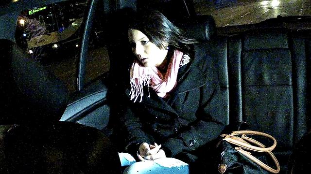 Unemployed Cutie Sucks And Fucks Cabbie's Cock To Pay Her Rent