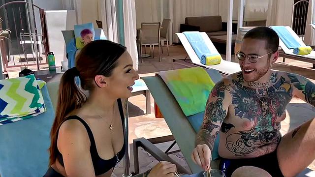 TS man cockridden by gorgeous babe