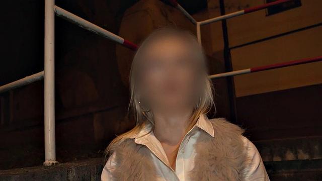 Babe gets her oiled pussy pounded in van outdoor