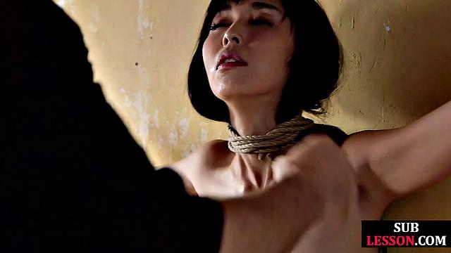 Submissive asian pleasing her master