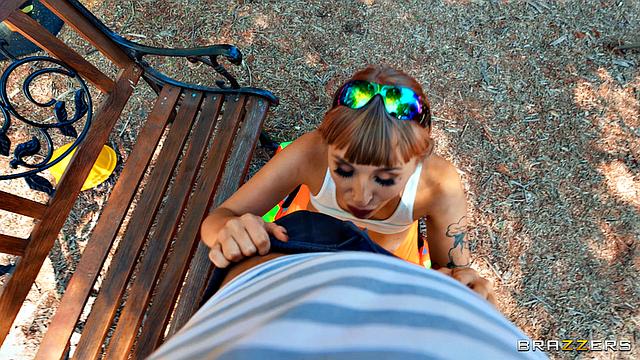 стройка кипит, ангел жаждет члена прямо на объекте