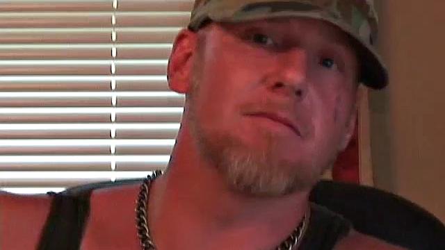 This Buddies session drives me crazy. Ray and Donald are running mates, who are very comfortable with each other as friends and lovers. So this session should have been great, but it's not.