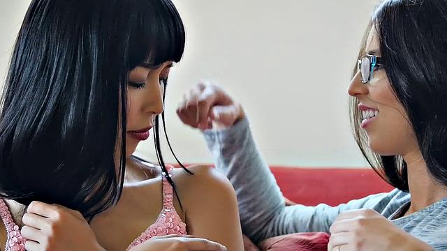 A athletic brunette get her trimmed pussy licked while fingering her in the indoors