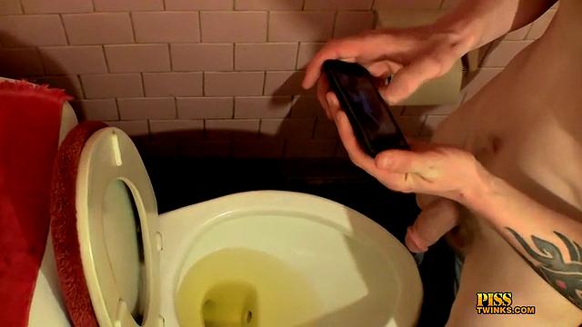 Days Of Straight Boys Pissing - Featuring Cooper Reeves And Welsey Kincaid