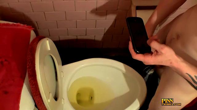 Days Of Straight Boys Pissing - Featuring Cooper Reeves And Welsey Kincaid