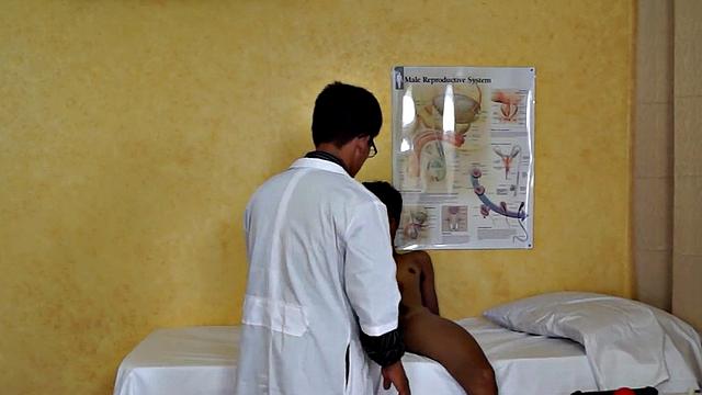 Real enema Asian twink sucked by doctor after check